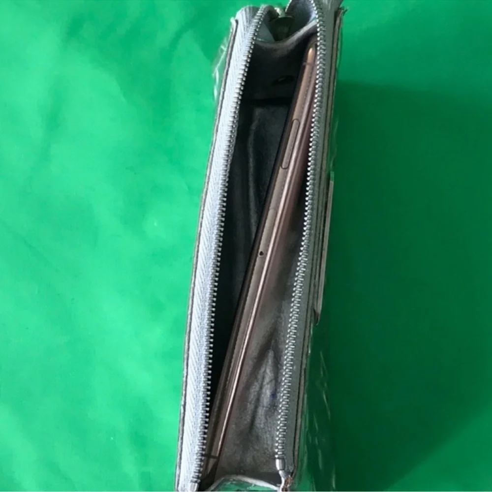 Louis Vuitton Silver Monogram Vernis Clutch Wristlet
